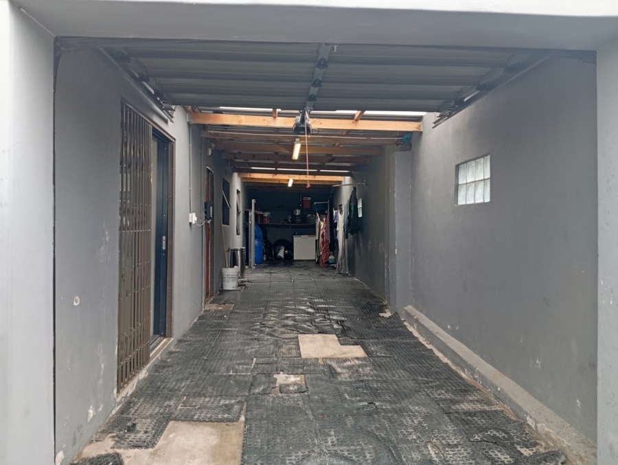 3 Bedroom Property for Sale in Ilitha Park Western Cape